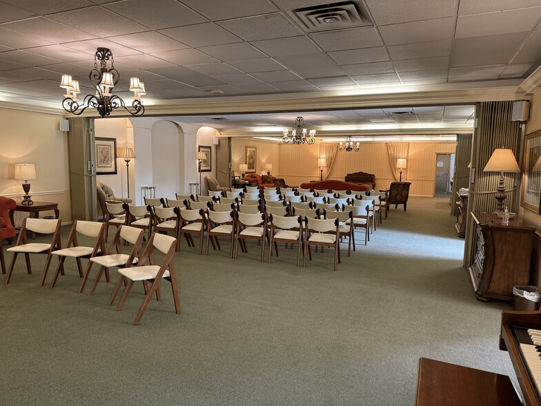 More Photos Of 648 Watervliet Ave, Dayton Funeral Home For Sale