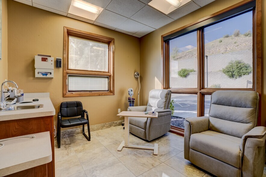 More Photos Of 2001 Excellence Way, Prescott Medical For Sale