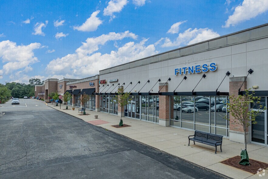 Primary Photo Of 209-225 Brook Forest Ave, Shorewood General Retail For Lease