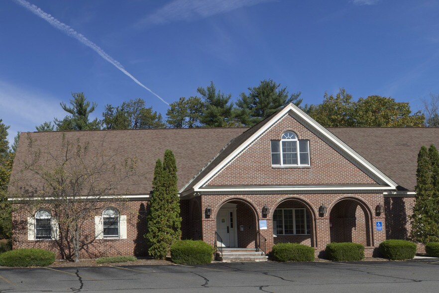 More Photos Of 89 S Mast St, Goffstown Office For Lease