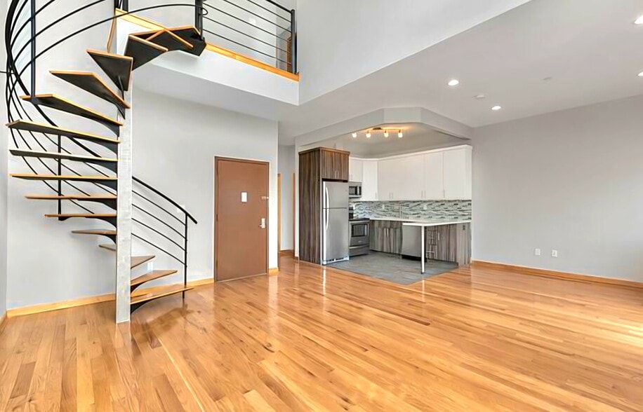 More Photos Of 14-18 31st Ave, Astoria Apartments For Sale