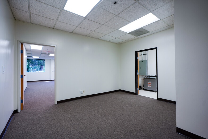 More Photos Of 222 E Huntington Dr, Monrovia Medical For Lease