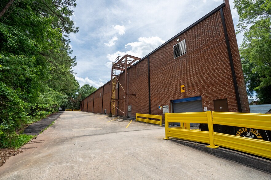 More Photos Of 11135 Monroe Rd, Matthews Distribution For Sale