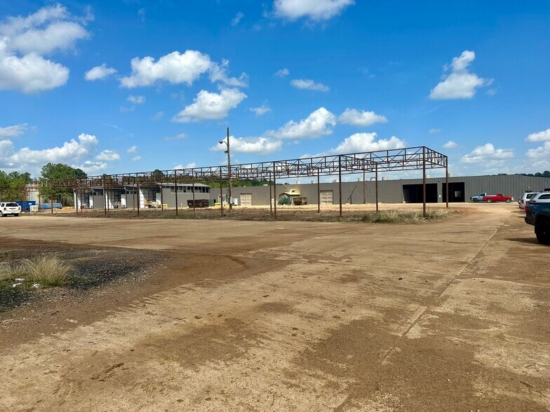 More Photos Of 12345 Massey ave, Tyler Distribution For Lease