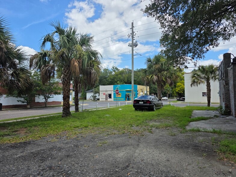More Photos Of , Jacksonville General Retail For Sale