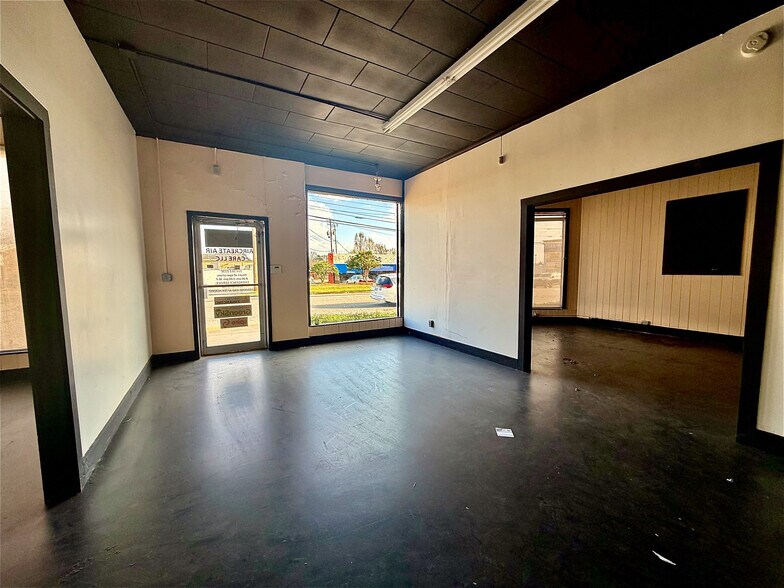 More Photos Of 1508 2nd Ave, Opelika Flex For Lease