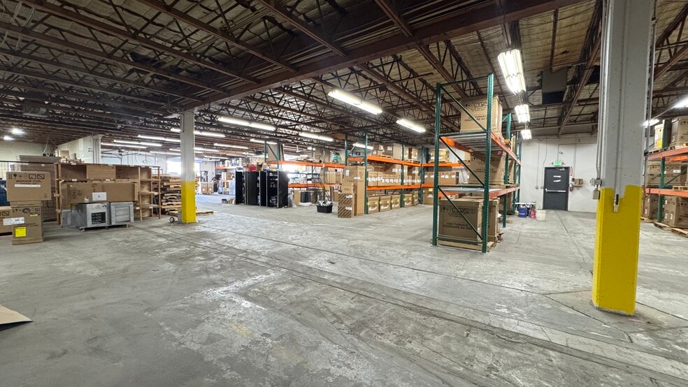 More Photos Of 745 S 100 E, Provo Light Manufacturing For Sale