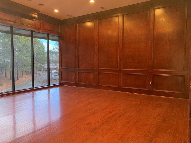 More Photos Of 3120 Medlock Bridge Rd, Peachtree Corners Light Distribution For Lease