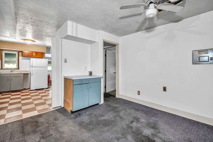 More Photos Of 6318 Lorain Ave, Cleveland Loft Creative Space For Sale