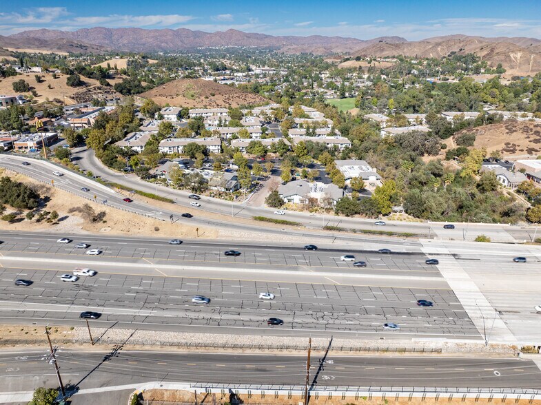 More Photos Of 29105-29125 Canwood St, Agoura Hills Restaurant For Lease