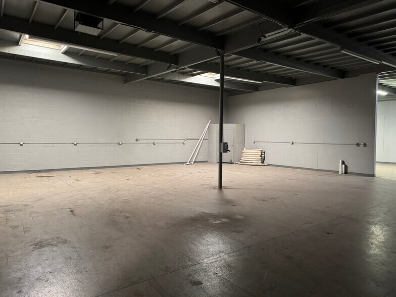 More Photos Of 316 S Price Rd, Tempe Warehouse For Lease