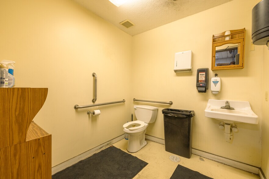 More Photos Of 2250 Hall Ave, Benson Warehouse For Sale