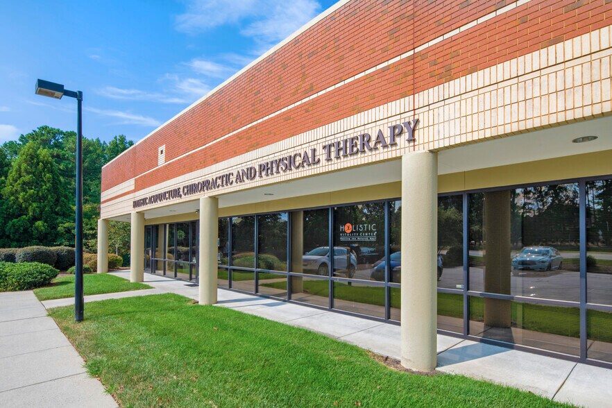 More Photos Of 7101 Creedmoor Rd, Raleigh Unknown For Lease