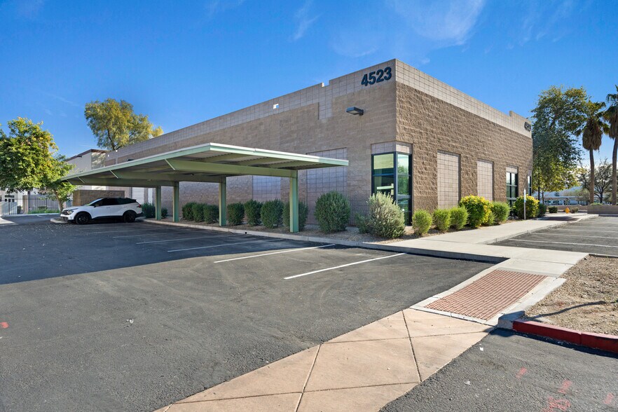 More Photos Of 4523 E Broadway Rd, Phoenix Light Manufacturing For Sale