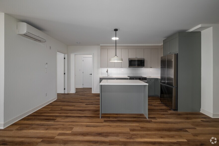 More Photos Of 873 COMMUNIPAW Ave, Jersey City Apartments For Lease