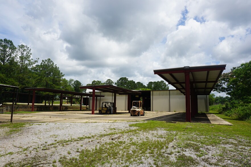 More Photos Of 403 N Main St, Evergreen Warehouse For Sale