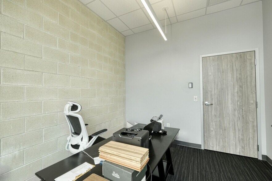 More Photos Of 211 S Brown St, Round Rock Medical For Lease