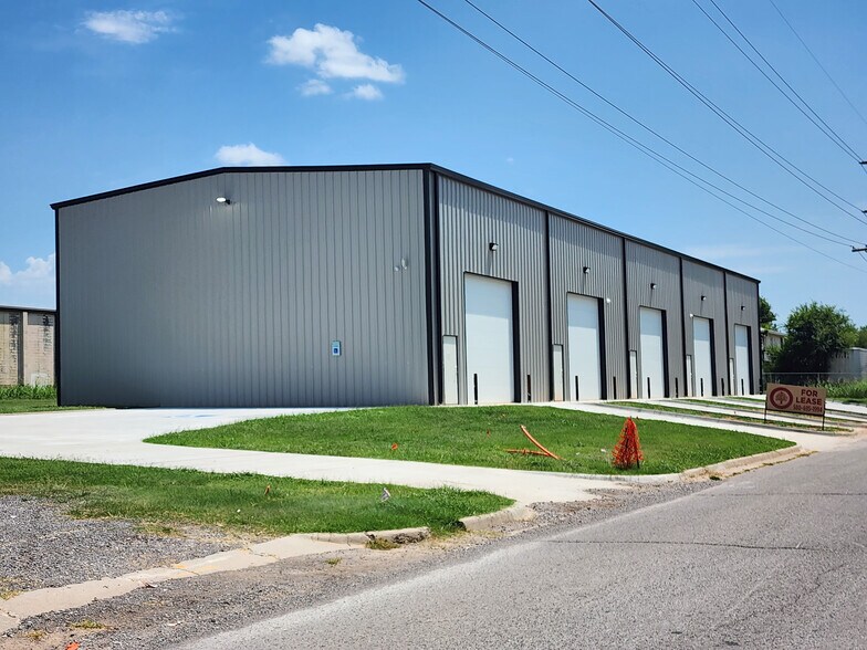 More Photos Of 1507 SW G Ave, Lawton Warehouse For Sale
