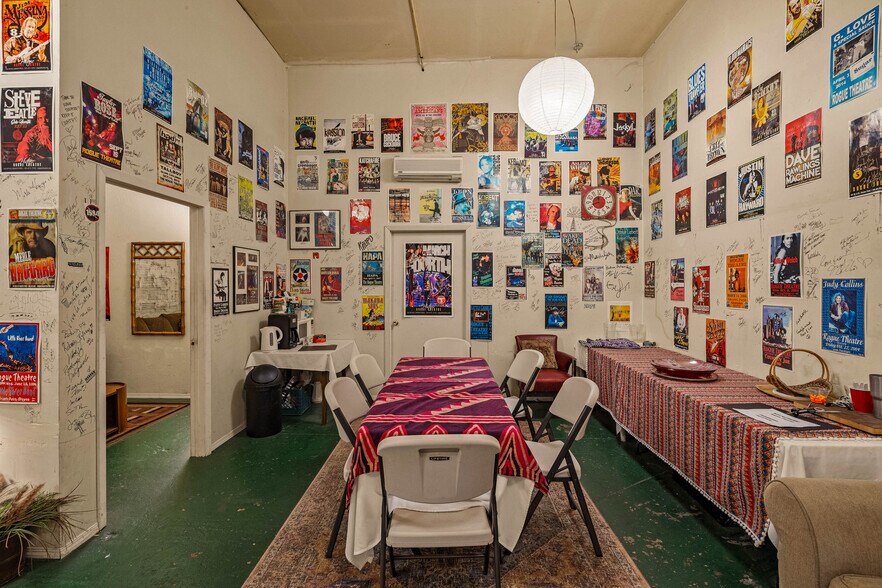 More Photos Of 143 SE H St, Grants Pass Theater Concert Hall For Sale