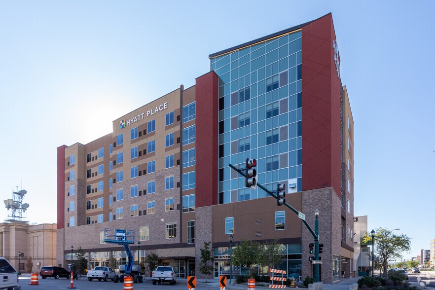 More Photos Of 201 E Kiowa St, Colorado Springs Hotel For Lease