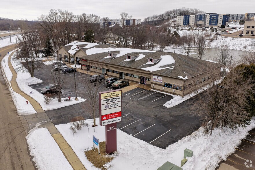 More Photos Of 6200 Nesbitt Rd, Fitchburg Storefront Retail Office For Lease