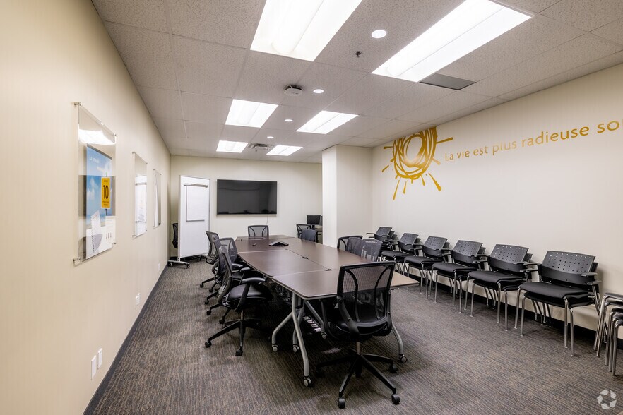 More Photos Of 7055 Boul Taschereau, Brossard Office For Lease