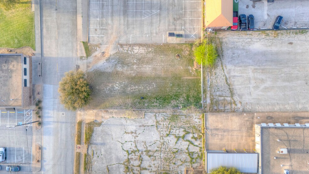 More Photos Of 1412 Ballinger St, Fort Worth Land For Sale