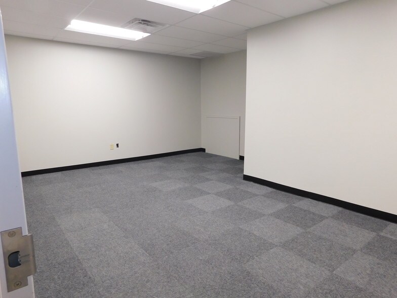 More Photos Of 3270 W North Bend Rd, Cincinnati Office Residential For Sale
