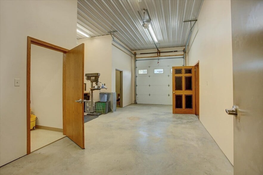 More Photos Of 5751 Colorado St. Ext., Chambersburg Flex For Sale