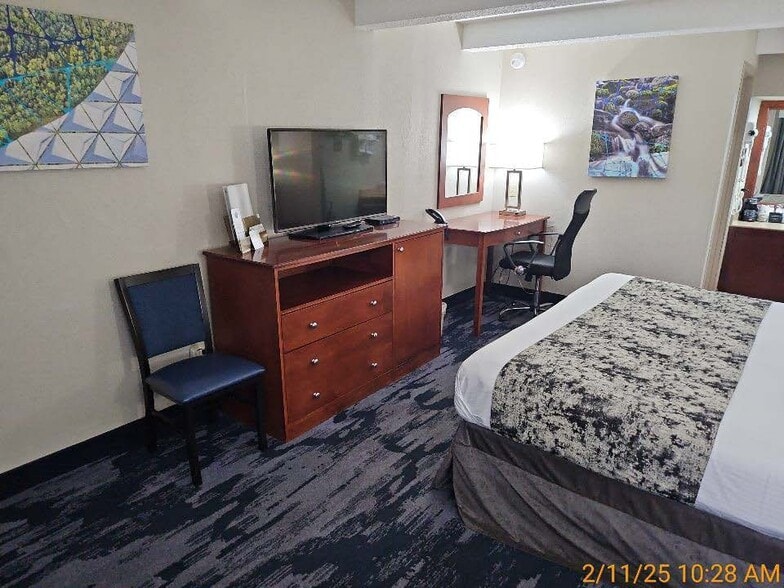 More Photos Of 14086 Highway Z, Saint Robert Hotel For Sale