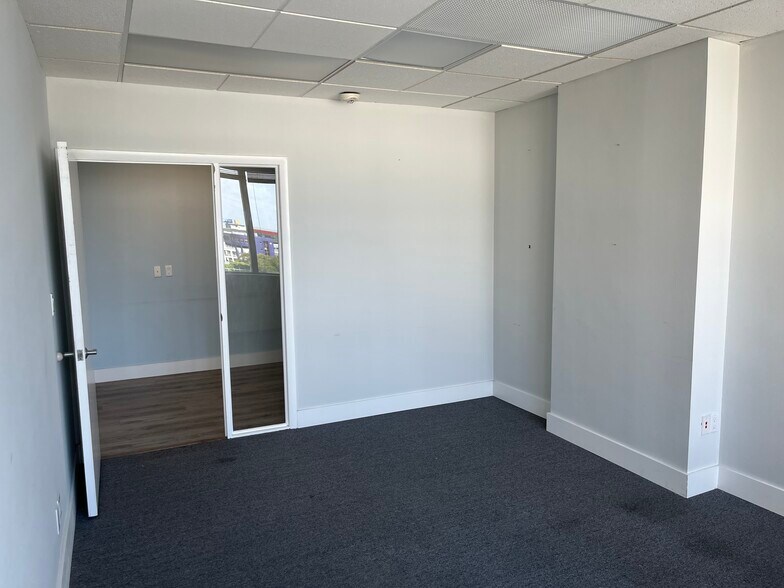 More Photos Of 150 SE 2nd Ave, Miami Coworking Space