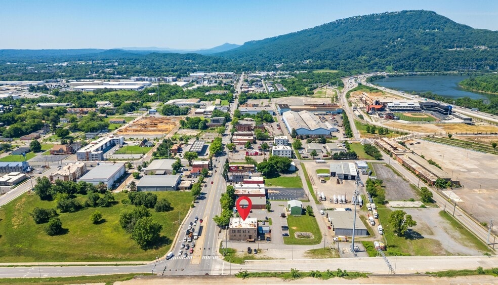 More Photos Of 2401 Broad Street, Chattanooga Office For Sale