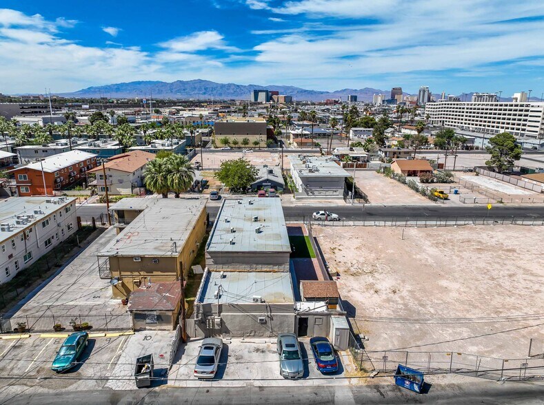 More Photos Of 239 W Cleveland Ave, Las Vegas Apartments For Sale