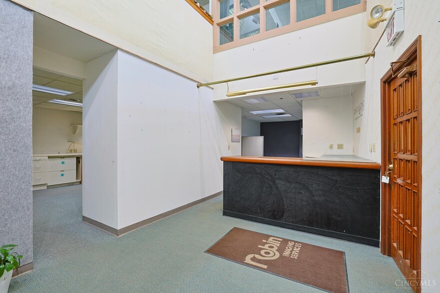 More Photos Of 2108 Central Pky, Cincinnati Loft Creative Space For Sale