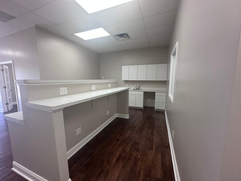 More Photos Of 496 N Town Center Rd, Mooresville Medical For Lease