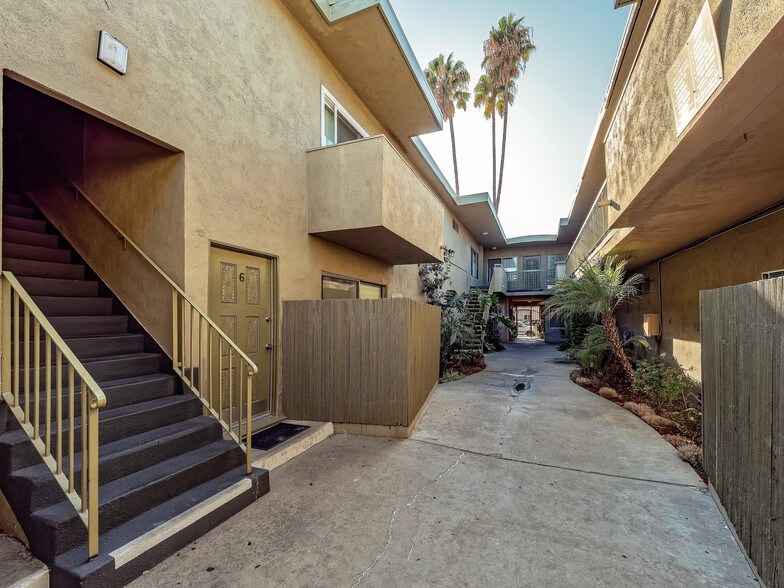 More Photos Of 6632 Darby Ave, Reseda Apartments For Sale