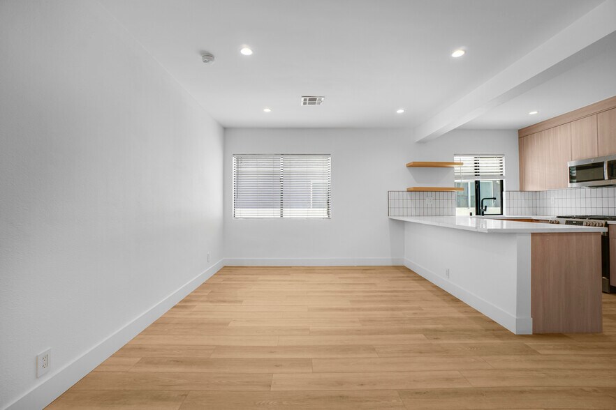 More Photos Of 12527 Cranbrook Ave, Hawthorne Apartments For Sale