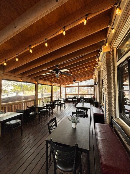 More Photos Of 123 E Main St, Verona Restaurant For Sale