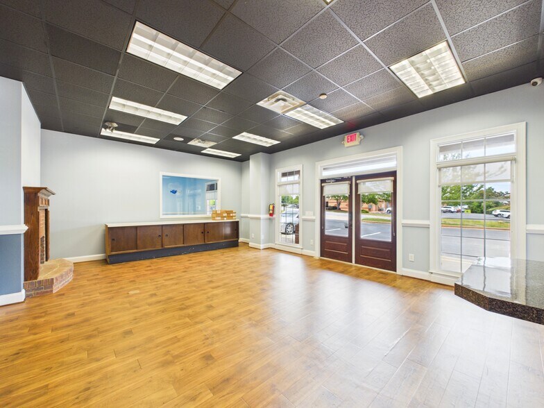 More Photos Of 7559 Kayne Blvd, Columbus Freestanding For Lease