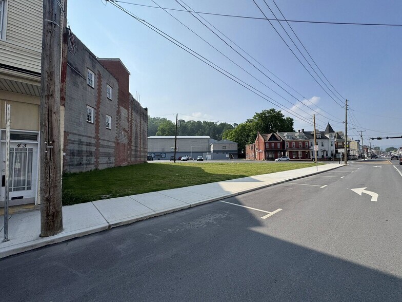 More Photos Of 45 Valley St, Lewistown Land For Lease