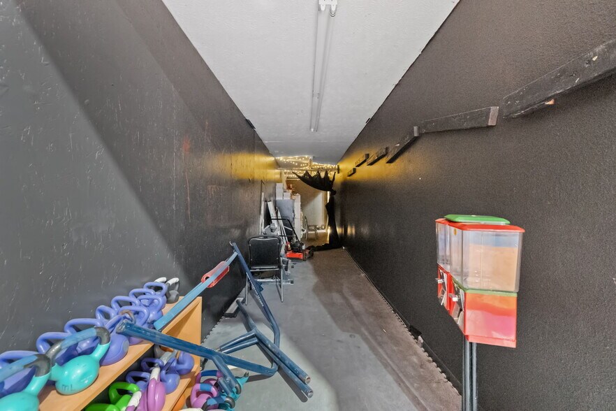 More Photos Of 115 N Willis Ave, Livingston Warehouse For Sale