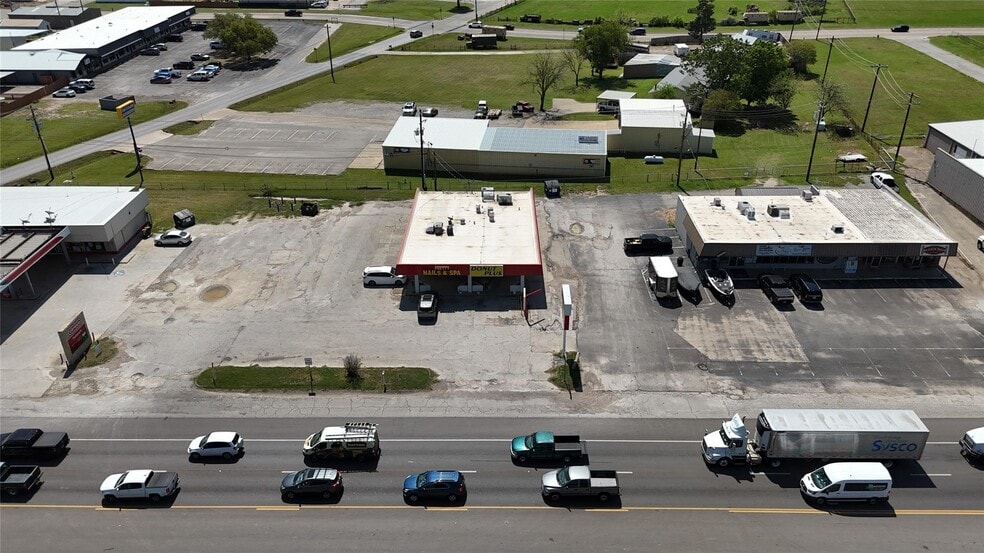 More Photos Of 200 Mustang Trail Trl, Granbury Industrial For Sale