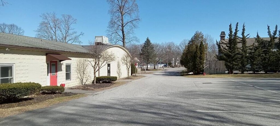 More Photos Of 4 Hotel Pl, Pepperell Office For Lease