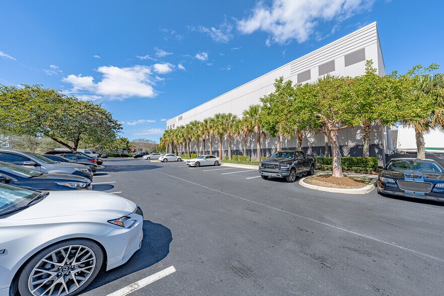 More Photos Of 3300 SW 64th Ave, Davie Unknown For Lease