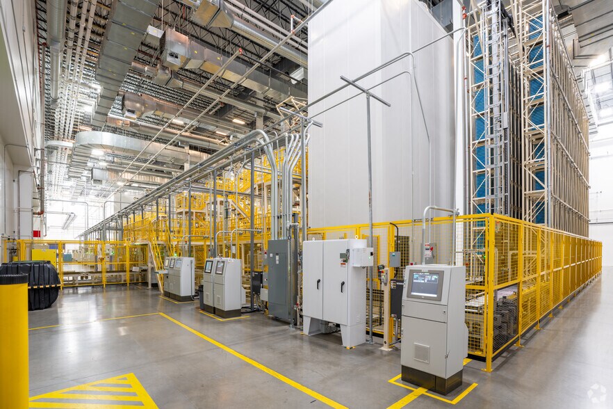 More Photos Of 2700 S Saginaw Rd, Midland Manufacturing For Sale