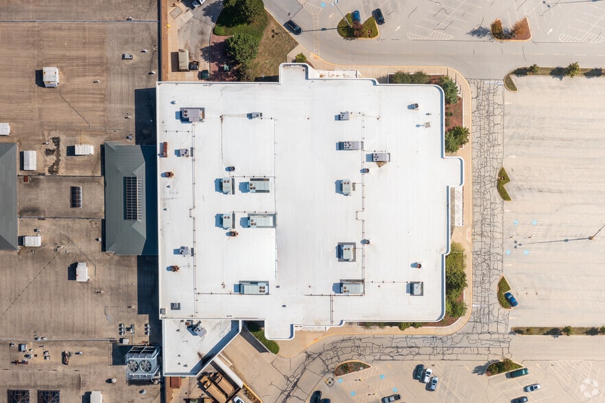 More Photos Of 3340 Mall Loop Dr, Joliet Department Store For Sale