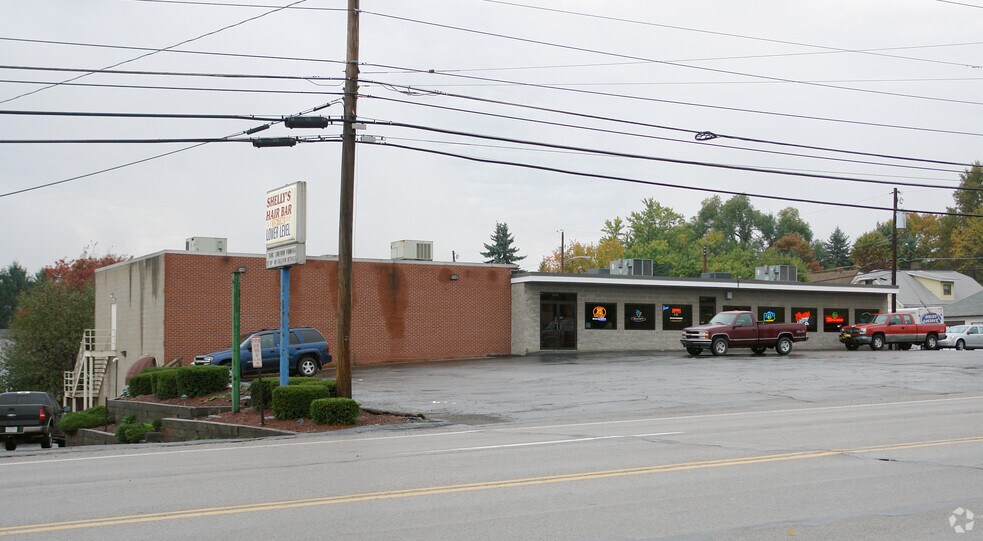 Primary Photo Of 2615 Freeport Rd, Natrona Heights Bar For Lease