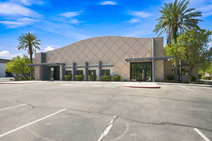 More Photos Of 2701 Crimson Canyon Dr, Las Vegas Light Manufacturing For Sale