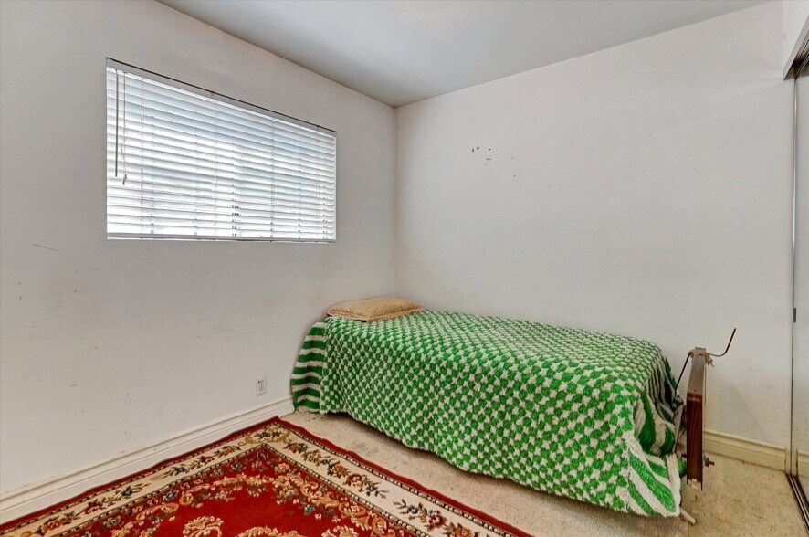 More Photos Of 4623 Hayvenhurst Ave, Encino Apartments For Sale