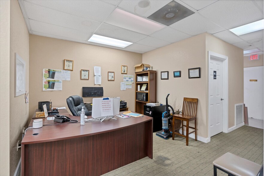 More Photos Of 3937-3957 Broadway Ave, Fort Myers Storefront Retail Residential For Sale